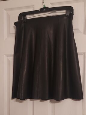 Saks Fifth Avenue Black 100% Leather Luxury Designer Elegant Skirt  Size Small